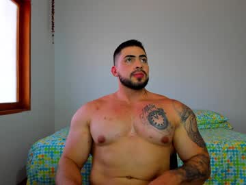 Frankfoxx Chaturbate stream image from January 25, 2025