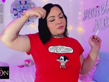 Honey_Mooon Chaturbate stream image from January 25, 2025