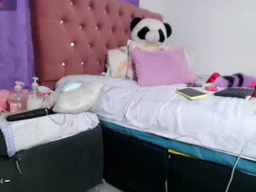 Mena_Hicks Chaturbate stream image from January 25, 2025