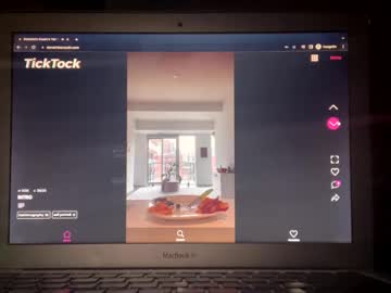Tiafox Chaturbate stream image from January 25, 2025