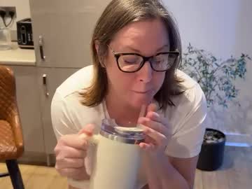 Flossyishot Chaturbate stream image from January 25, 2025