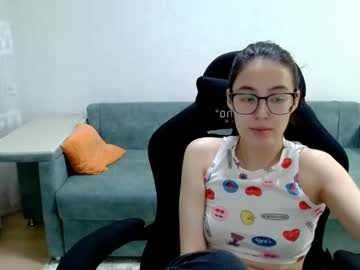 Lea25lea Chaturbate stream image from January 25, 2025