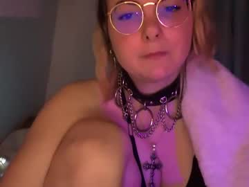 Elysia_Buns Chaturbate stream image from January 26, 2025
