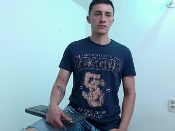Anddyfetiish Chaturbate stream image from January 26, 2025