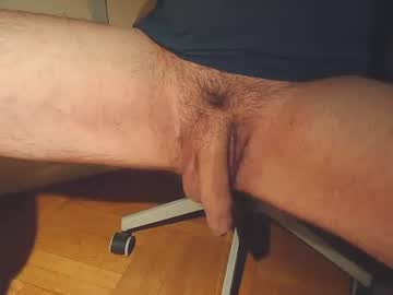 Ezcoda Chaturbate stream image from January 26, 2025