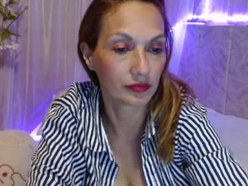 Italagomez Chaturbate stream image from January 26, 2025