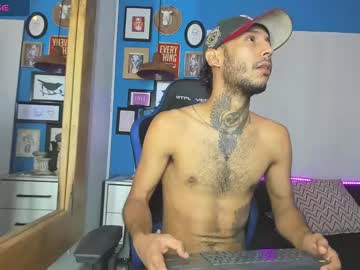 White_B17 Chaturbate stream image from January 26, 2025