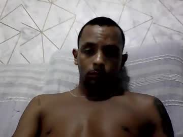Mlkmachodominador Chaturbate stream image from January 26, 2025