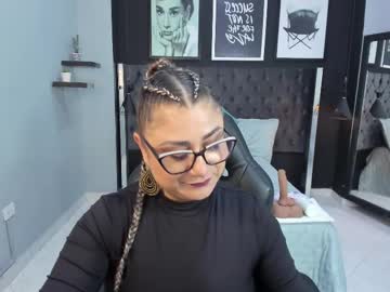 Analucia_Xx Chaturbate stream image from January 26, 2025