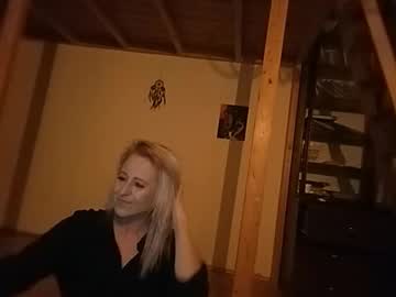Marrygorund Chaturbate stream image from January 26, 2025