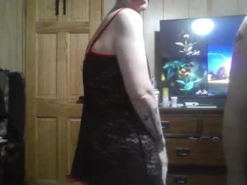 Midwest_Hotwife Chaturbate stream image from January 26, 2025