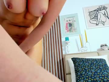 Juliaxxforever Chaturbate stream image from January 26, 2025