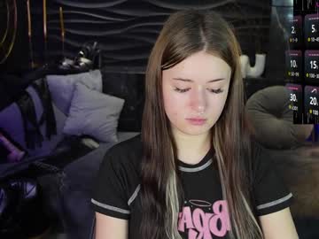 Lily_Moonlight Chaturbate stream image from January 26, 2025