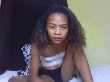 Bella193999 Chaturbate stream image from January 26, 2025
