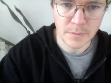 Kokincochon Chaturbate stream image from January 26, 2025