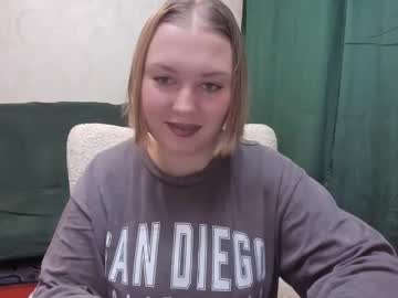 Emilywooow Chaturbate stream image from January 26, 2025
