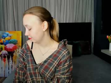 Moon_Happiness11 Chaturbate stream image from January 26, 2025