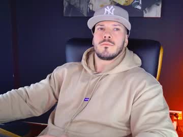 Angeloeric Chaturbate stream image from January 26, 2025