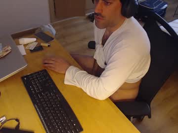 Bigcok35spain Chaturbate stream image from January 26, 2025