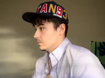 Yungstudbev Chaturbate stream image from January 26, 2025