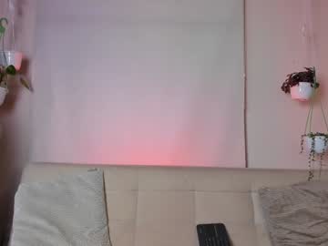 Roselinedior Chaturbate stream image from January 26, 2025