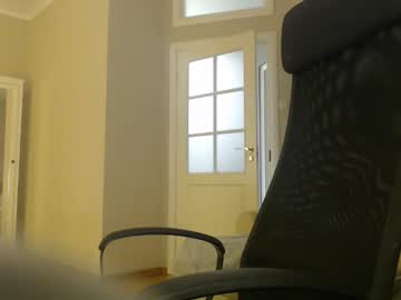 Amoremeoww Chaturbate stream image from January 26, 2025