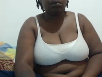 Milleii Chaturbate stream image from January 26, 2025
