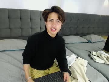 Collinstone Chaturbate stream image from January 26, 2025