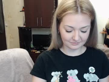 Luckyshotgirl Chaturbate stream image from January 26, 2025