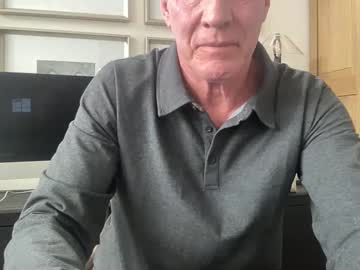 Zacisbackandnakedagain Chaturbate stream image from January 26, 2025