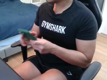 Charliekkw Chaturbate stream image from January 26, 2025
