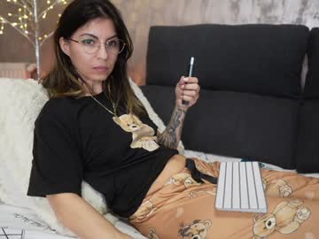 Crissy_Love Chaturbate stream image from January 26, 2025