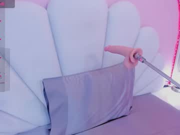 Lia_Petit Chaturbate stream image from January 26, 2025