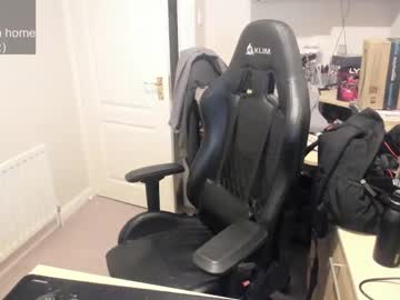 Str8slut4use Chaturbate stream image from January 26, 2025