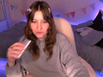 Yummypolly Chaturbate stream image from January 26, 2025