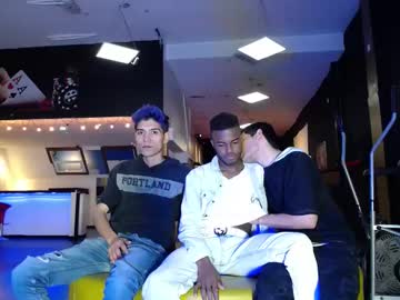 Howents Chaturbate stream image from January 27, 2025
