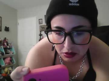 Sassypandaxxx Chaturbate stream image from January 27, 2025