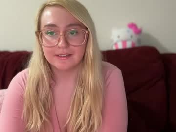 Vanillapuddingpie Chaturbate stream image from January 27, 2025