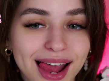 Earlenebigge Chaturbate stream image from January 27, 2025