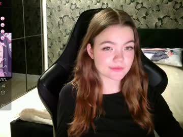 Nicolemeew Chaturbate stream image from January 27, 2025