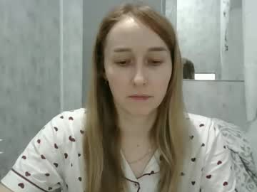 Bellaseen Chaturbate stream image from January 27, 2025