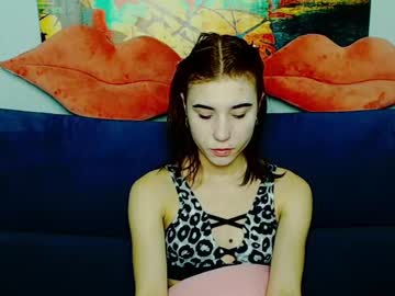 Virguniacleo Chaturbate stream image from January 27, 2025