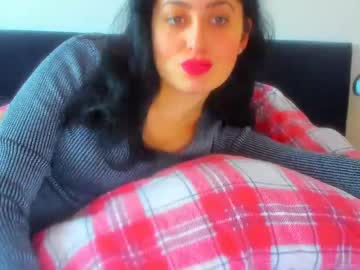 Klarahara Chaturbate stream image from January 27, 2025