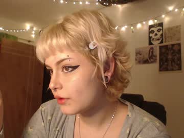Mar_Moon Chaturbate stream image from January 27, 2025