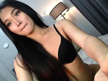 Queenhermosaxxx Chaturbate stream image from January 27, 2025