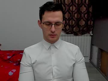 Sexxymuscles4u Chaturbate stream image from January 27, 2025