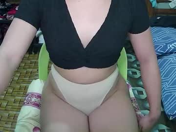 Urasian_Girlie Chaturbate stream image from January 27, 2025