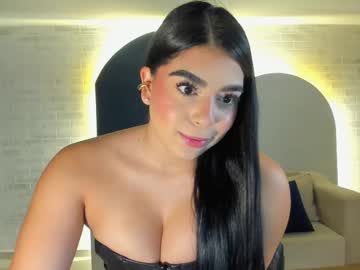 Georginarusso Chaturbate stream image from January 27, 2025