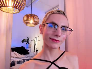 Liamluna_ Chaturbate stream image from January 27, 2025