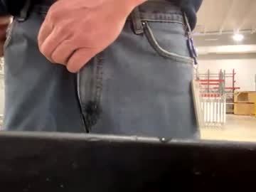 Tittyzandbeer Chaturbate stream image from January 27, 2025